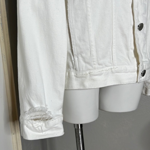 NWT J Brand Men's White Noah Distressed Denim Jacket In Jortis Size M JB002073 - Picture 5 of 9